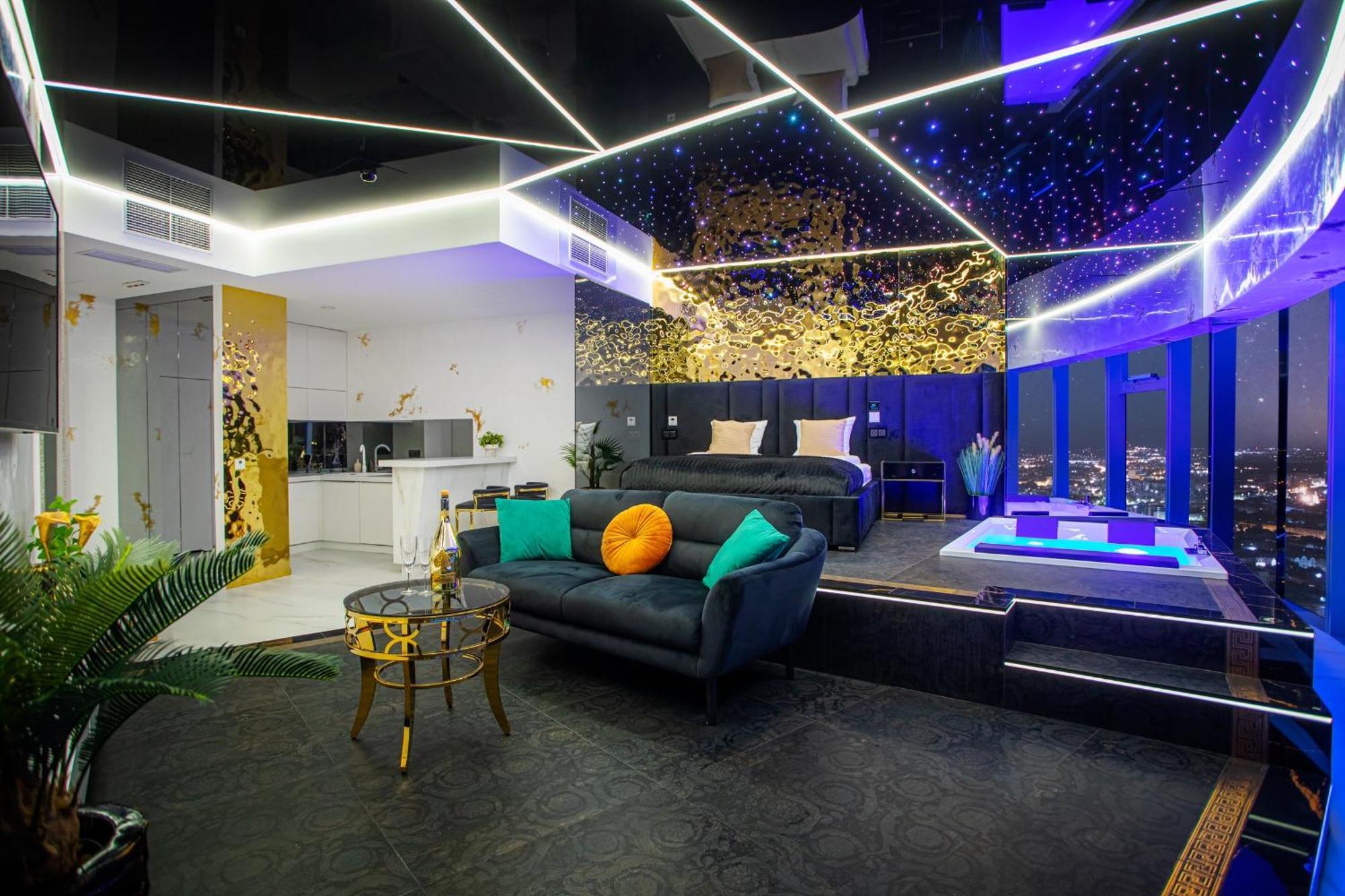 Apartamenty Sky Tower Z Jakuzzi Przy Oknie Wroclaw Luaran gambar